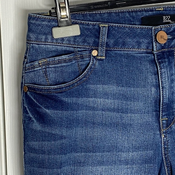 1822 DENIM Taylor Distressed Rolled Cuffed Ankle Cropped Jeans Casual Sz 10 EUC - Picture 7 of 16